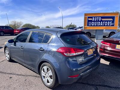 2016 Kia Forte5 LX   - Photo 2 - Tucson, AZ 85710