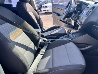 2016 Kia Forte5 LX   - Photo 11 - Tucson, AZ 85710
