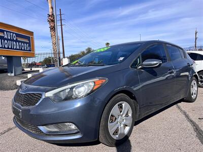 2016 Kia Forte5 LX   - Photo 8 - Tucson, AZ 85710