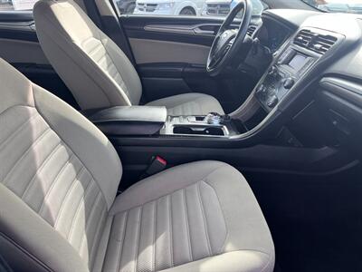 2019 Ford Fusion S   - Photo 7 - Tucson, AZ 85710