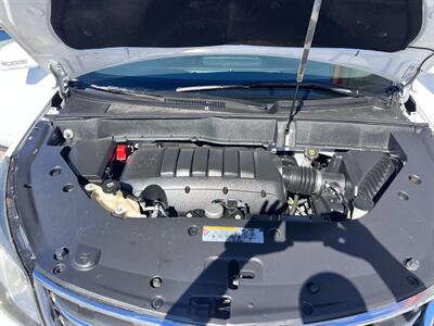2017 Chevrolet Traverse LT   - Photo 11 - Tucson, AZ 85710