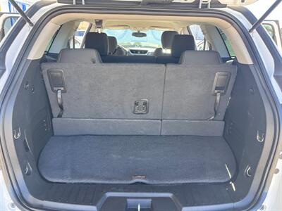 2017 Chevrolet Traverse LT   - Photo 12 - Tucson, AZ 85710