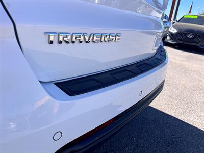 2017 Chevrolet Traverse LT   - Photo 3 - Tucson, AZ 85710