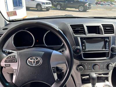2013 Toyota Highlander   - Photo 11 - Tucson, AZ 85711