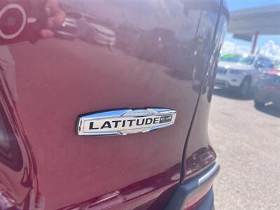 2020 Jeep Cherokee Latitude Plus   - Photo 5 - Tucson, AZ 85710