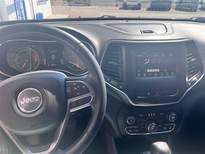 2020 Jeep Cherokee Latitude Plus   - Photo 9 - Tucson, AZ 85710