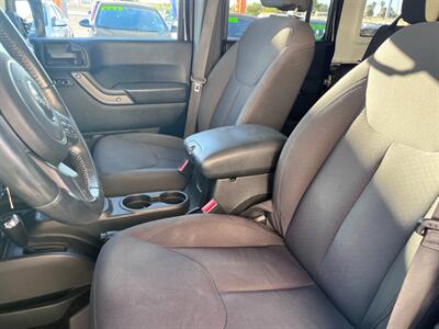 2018 Jeep Wrangler JK Unlimited Sport   - Photo 8 - Tucson, AZ 85710