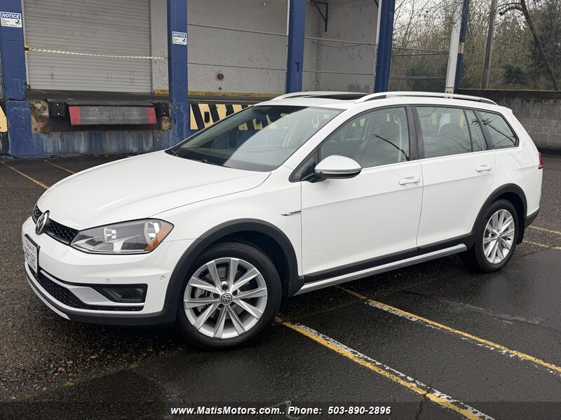 2017 Volkswagen Golf Alltrack TSI SE 4Motion   - Photo 1 - Portland, OR 97206