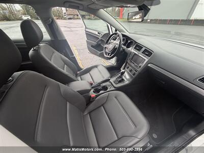 2017 Volkswagen Golf Alltrack TSI SE 4Motion   - Photo 10 - Portland, OR 97206