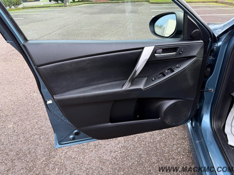2010 Mazda Mazda3 s Grand Touring Leather 6-Speed Manual   - Photo 21 - Hillsboro, OR 97123