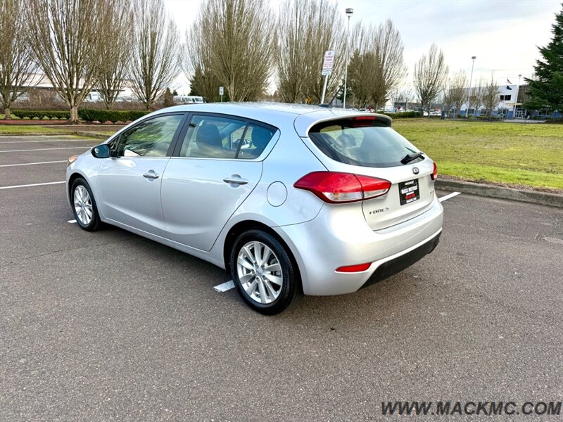 2014 Kia Forte5 EX Hatch Automatic 1-owner   - Photo 10 - Hillsboro, OR 97123