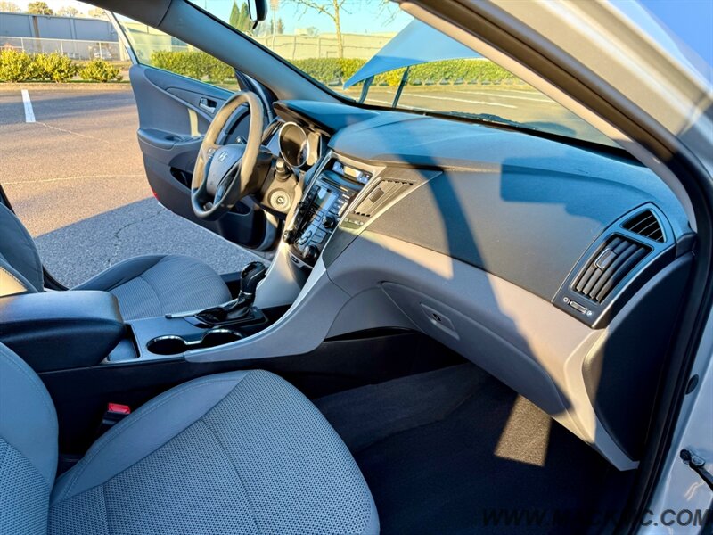 2011 Hyundai SONATA GLS  