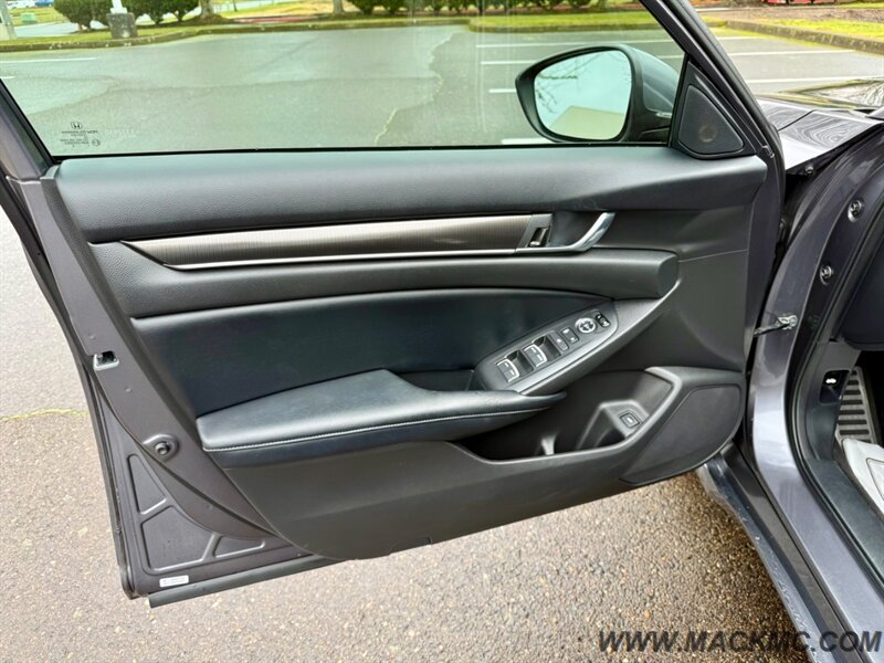 2018 Honda Accord Sport New Tires Back Up Camera 35-MPG - Photo 22 - Hillsboro, OR 97123