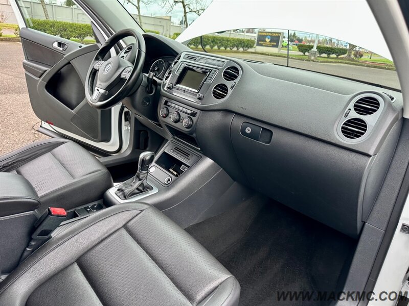 2016 Volkswagen Tiguan 2.0T S   - Photo 2 - Hillsboro, OR 97123