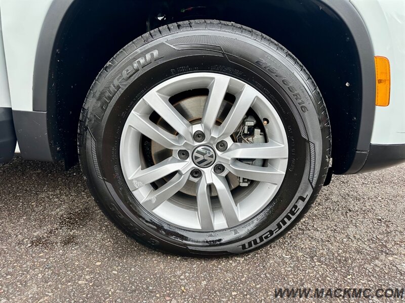 2016 Volkswagen Tiguan 2.0T S   - Photo 10 - Hillsboro, OR 97123