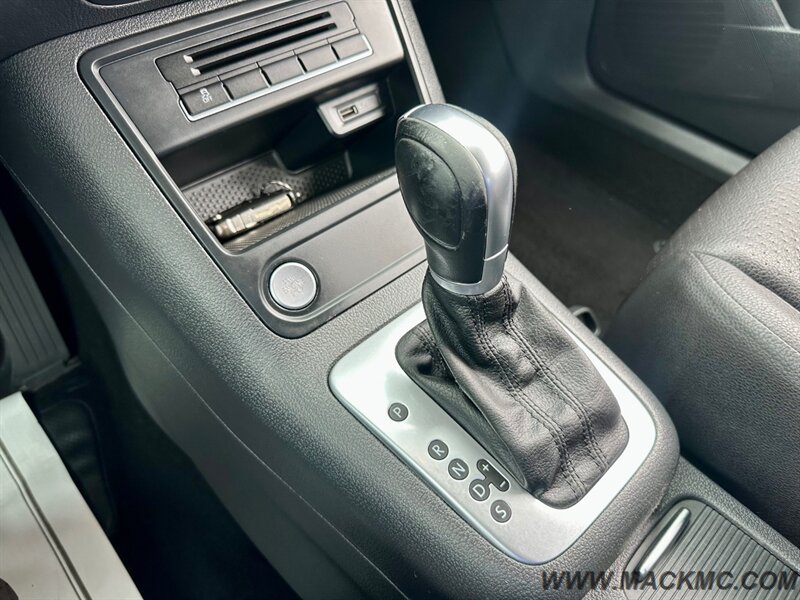 2016 Volkswagen Tiguan 2.0T S   - Photo 13 - Hillsboro, OR 97123