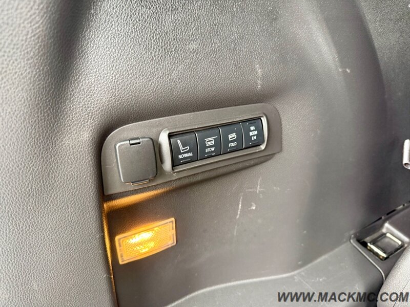 2015 Ford Explorer Limited FWD 3Rd Row Pano Roof - Photo 22 - Hillsboro, OR 97123