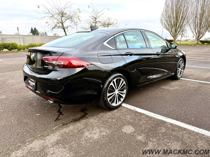 2019 Buick Regal Sportback Preferred II Loaded Leather Pano navi back Up Cam   - Photo 7 - Hillsboro, OR 97123