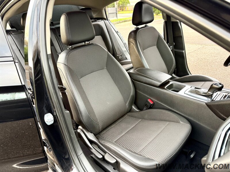 2019 Buick Regal Sportback Preferred II Loaded Leather Pano navi back Up Cam   - Photo 15 - Hillsboro, OR 97123