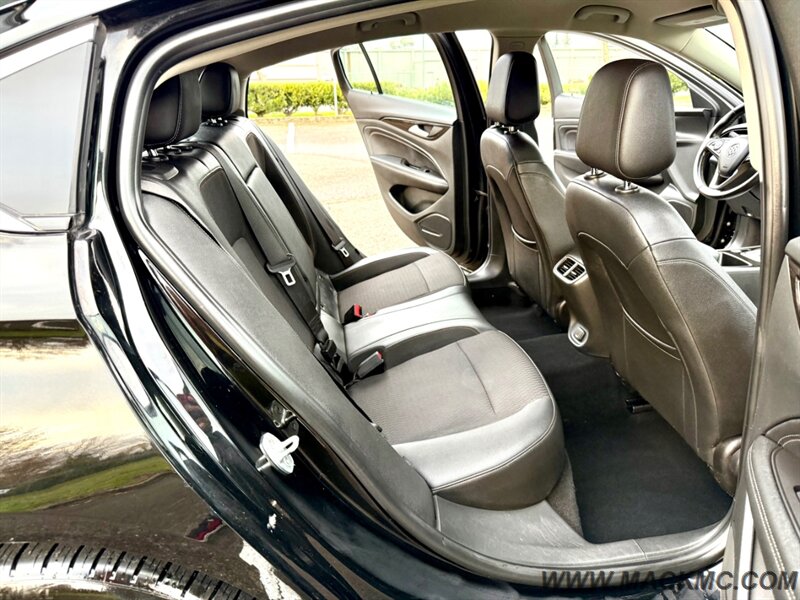 2019 Buick Regal Sportback Preferred II Loaded Leather Pano navi back Up Cam   - Photo 16 - Hillsboro, OR 97123