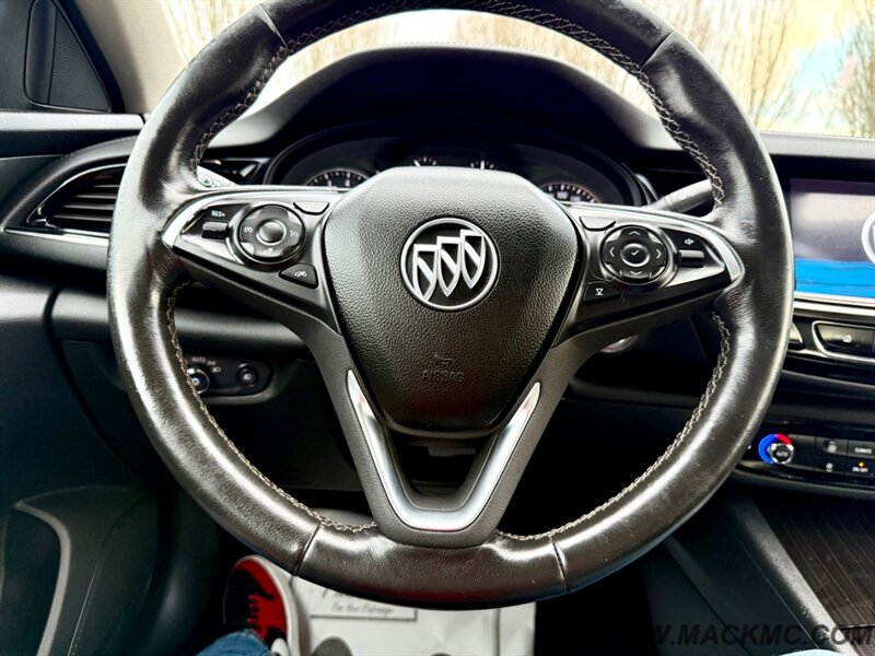 2019 Buick Regal Sportback Preferred II Loaded Leather Pano navi back Up Cam   - Photo 11 - Hillsboro, OR 97123