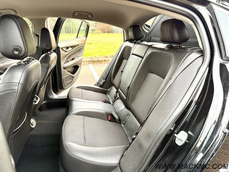 2019 Buick Regal Sportback Preferred II Loaded Leather Pano navi back Up Cam   - Photo 17 - Hillsboro, OR 97123