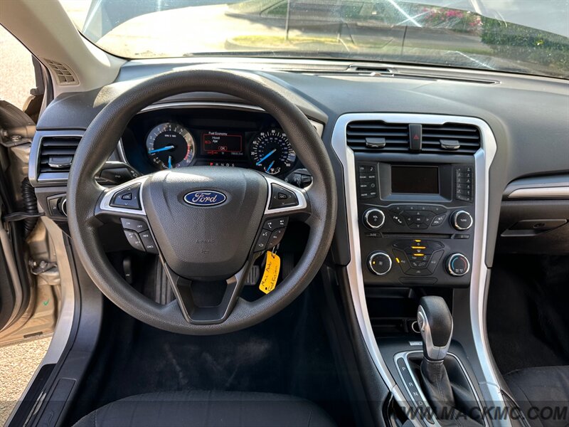 2015 Ford Fusion SE   - Photo 13 - Hillsboro, OR 97123