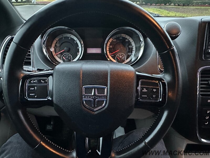 2018 Dodge Grand Caravan SXT - Photo 12 - Hillsboro, OR 97123
