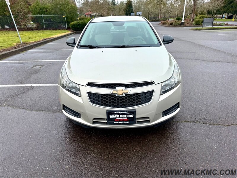 2013 Chevrolet Cruze LS Auto   - Photo 4 - Hillsboro, OR 97123