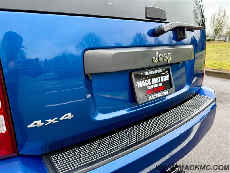 2009 Jeep Liberty Sport Rocky Mountain Edition 1-Owner 45K Miles   - Photo 10 - Hillsboro, OR 97123