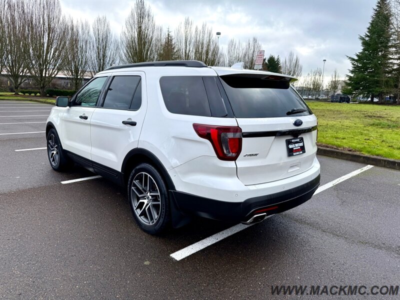 2016 Ford Explorer Sport AWD 3Rd Row Seating   - Photo 9 - Hillsboro, OR 97123