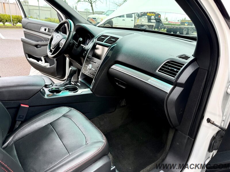 2016 Ford Explorer Sport AWD 3Rd Row Seating  