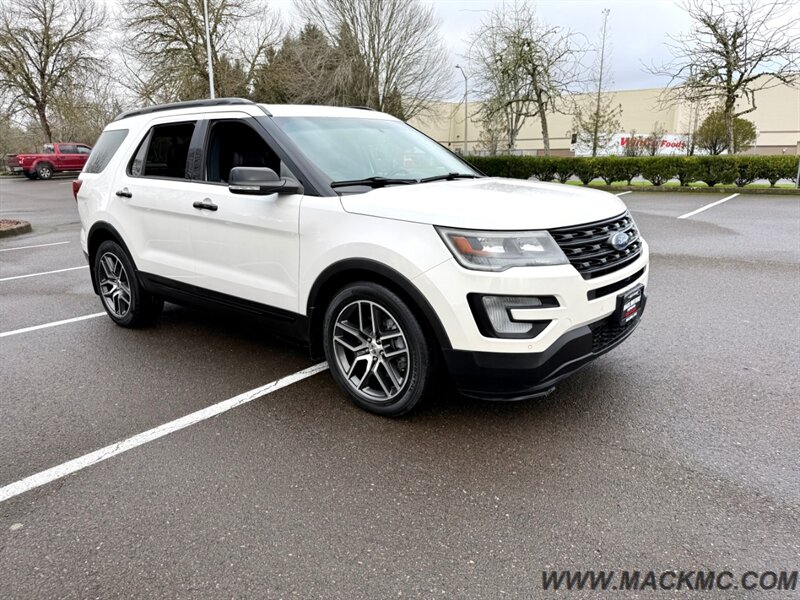 2016 Ford Explorer Sport AWD 3Rd Row Seating   - Photo 5 - Hillsboro, OR 97123