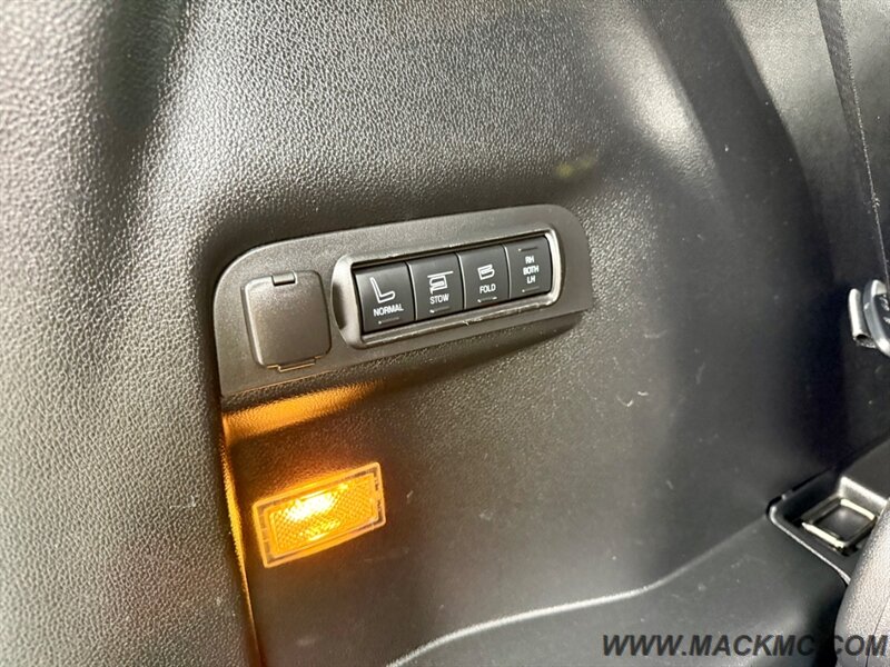 2016 Ford Explorer Sport AWD 3Rd Row Seating   - Photo 22 - Hillsboro, OR 97123