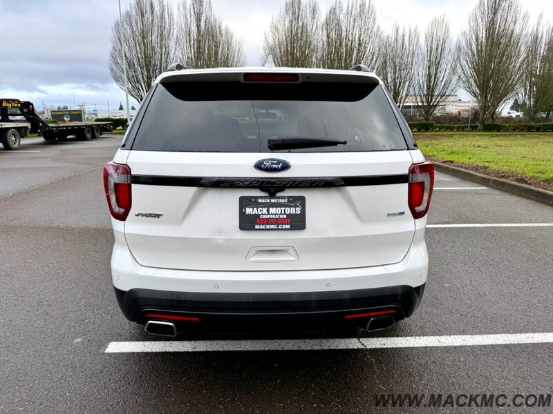 2016 Ford Explorer Sport AWD 3Rd Row Seating   - Photo 8 - Hillsboro, OR 97123