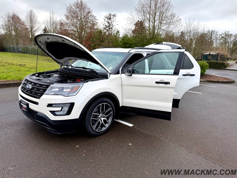 2016 Ford Explorer Sport AWD 3Rd Row Seating   - Photo 26 - Hillsboro, OR 97123