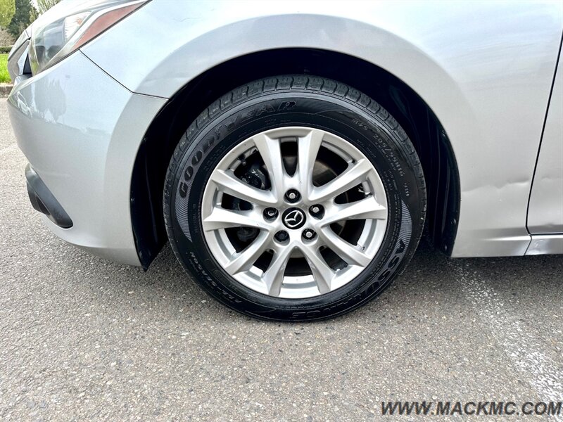 2015 Mazda Mazda3 i Touring   - Photo 4 - Hillsboro, OR 97123