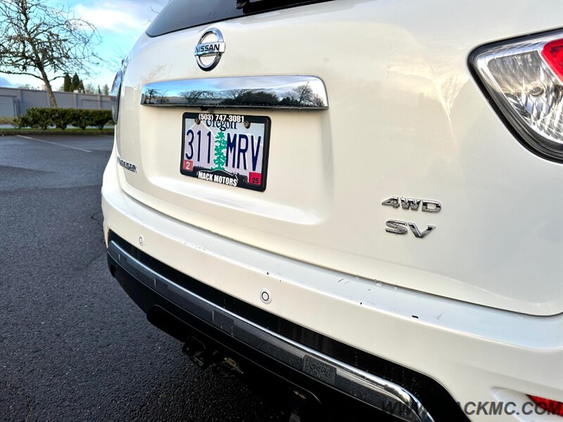 2014 Nissan Pathfinder SV   - Photo 10 - Hillsboro, OR 97123