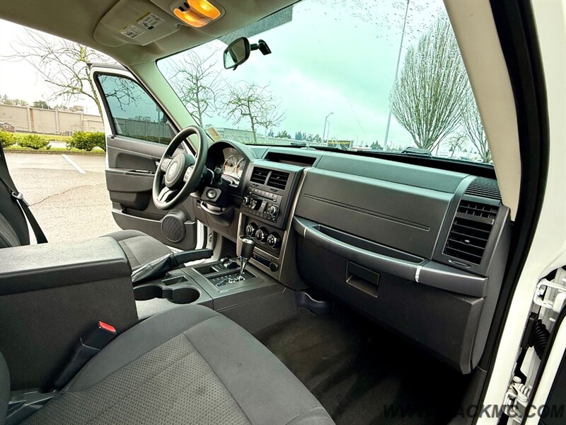 2012 Jeep Liberty Sport 4X4 93k Low Miles 21-MPG  