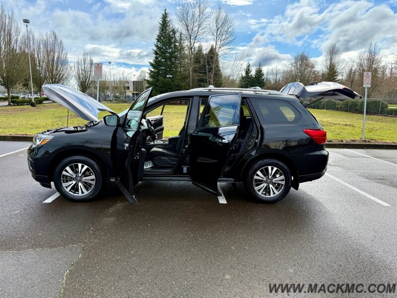 2017 Nissan Pathfinder S 3Rd Row New Tires AWD   - Photo 29 - Hillsboro, OR 97123