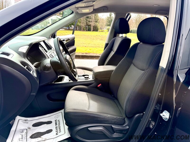 2017 Nissan Pathfinder S 3Rd Row New Tires AWD   - Photo 18 - Hillsboro, OR 97123