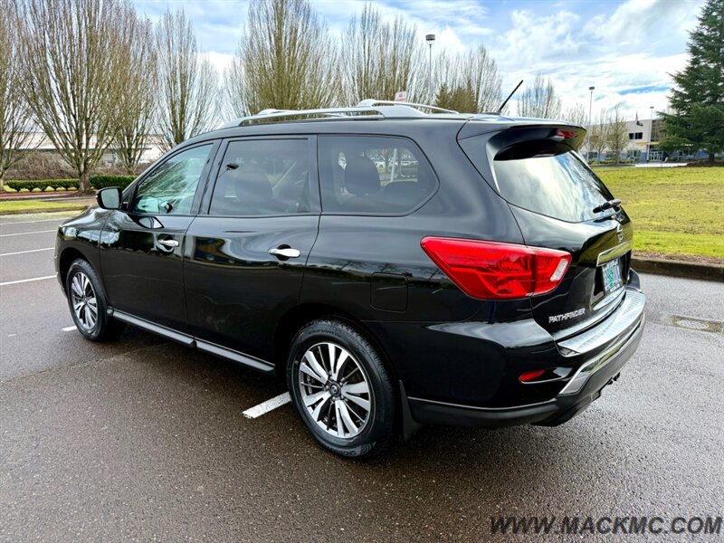 2017 Nissan Pathfinder S 3Rd Row New Tires AWD   - Photo 10 - Hillsboro, OR 97123