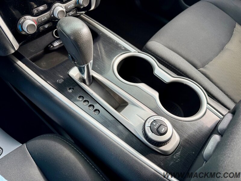 2017 Nissan Pathfinder S 3Rd Row New Tires AWD   - Photo 17 - Hillsboro, OR 97123