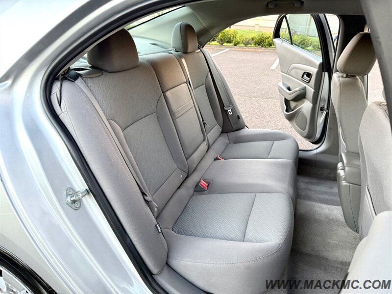 2013 Chevrolet Malibu LS 39K Low Miles New tires 34-MPG - Photo 18 - Hillsboro, OR 97123