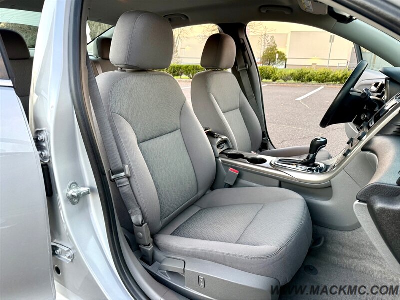 2013 Chevrolet Malibu LS 39K Low Miles New tires 34-MPG - Photo 17 - Hillsboro, OR 97123