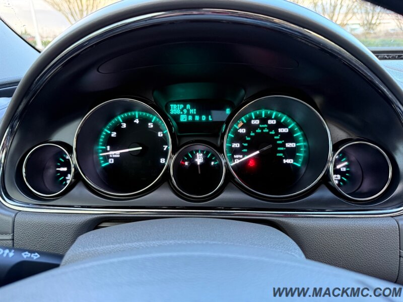 2015 Buick Enclave Premium low Miles 3Rd Row Captian Chairs AWD   - Photo 13 - Hillsboro, OR 97123