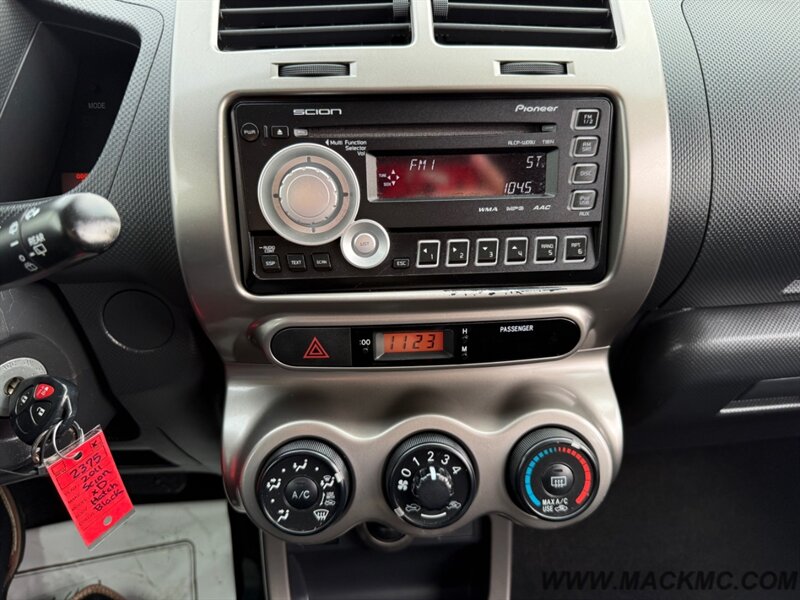 2011 Scion xD Automatic 85K Low Miles hatchback 33-MPG   - Photo 12 - Hillsboro, OR 97123