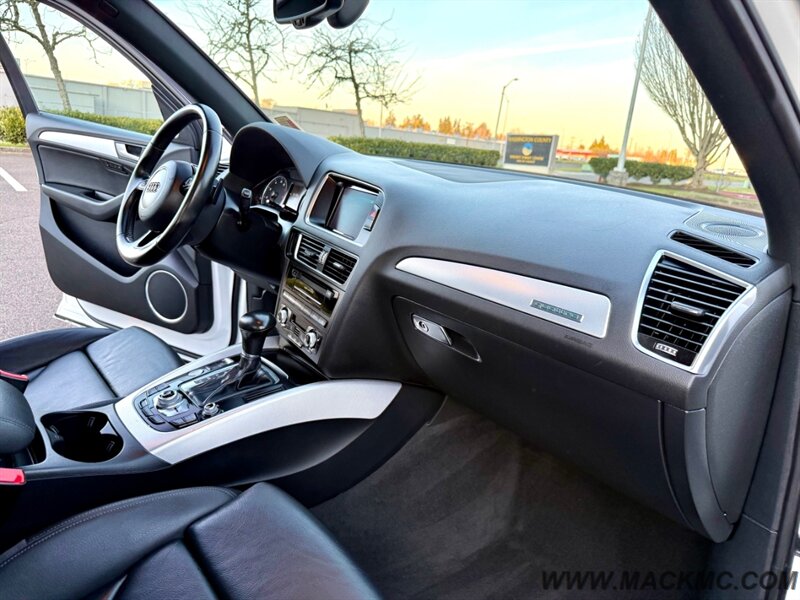 2017 Audi Q5 2.0T quattro Premium Loaded Pano Roof Heated Seats  