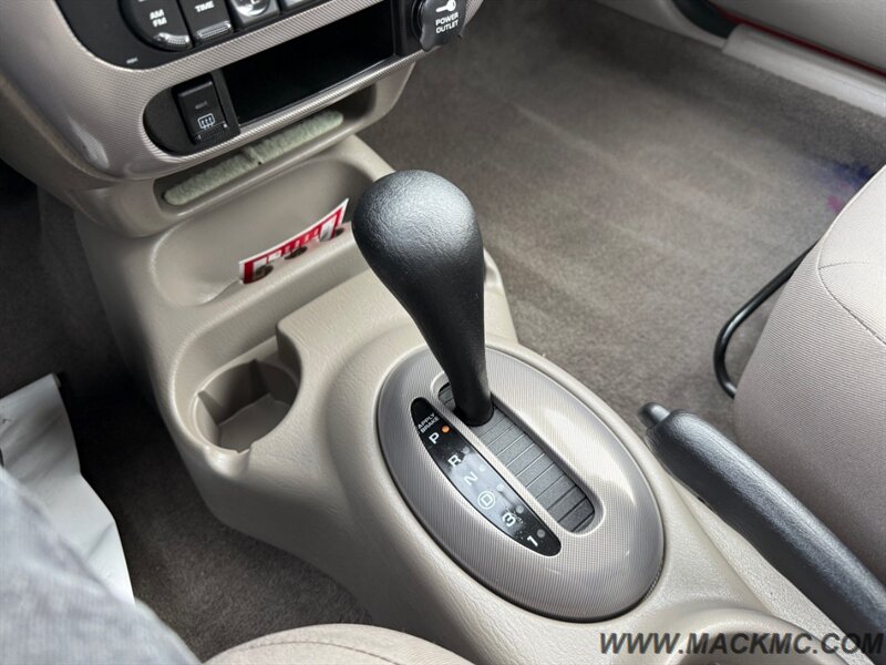 2005 Dodge Neon SXT 71K Low Miles   - Photo 14 - Hillsboro, OR 97123