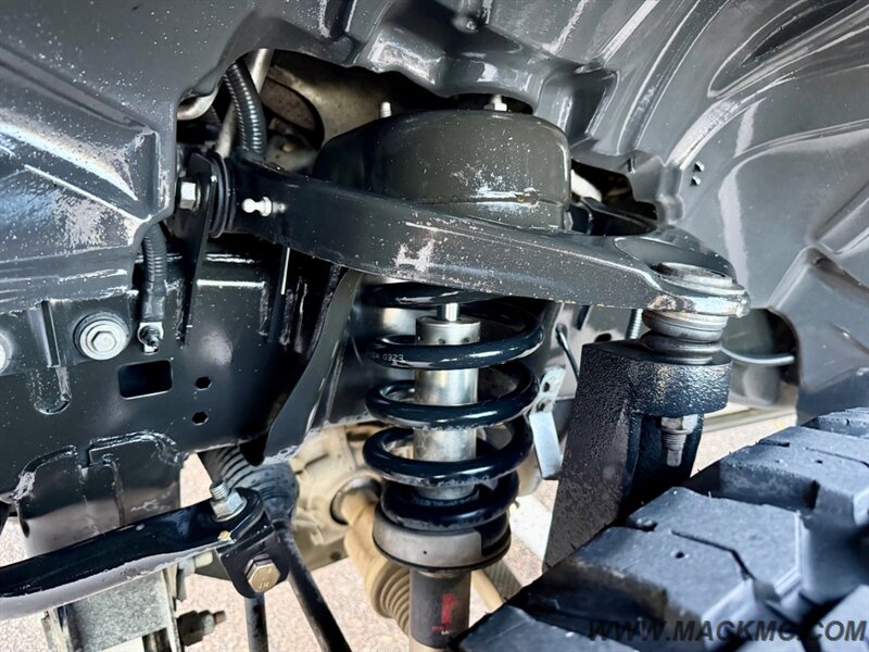 2018 RAM 1500 4x4 Lifted Rough Country Kit 35'S MTs - Photo 12 - Hillsboro, OR 97123